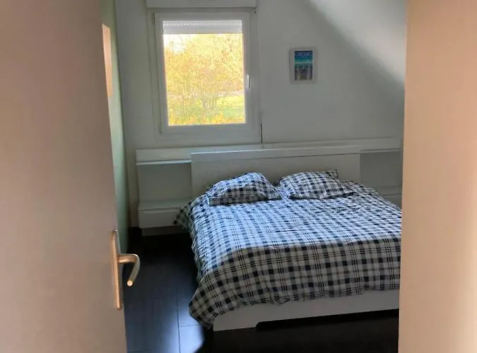 A Proximite Des Plages Normandes Daire Cairon